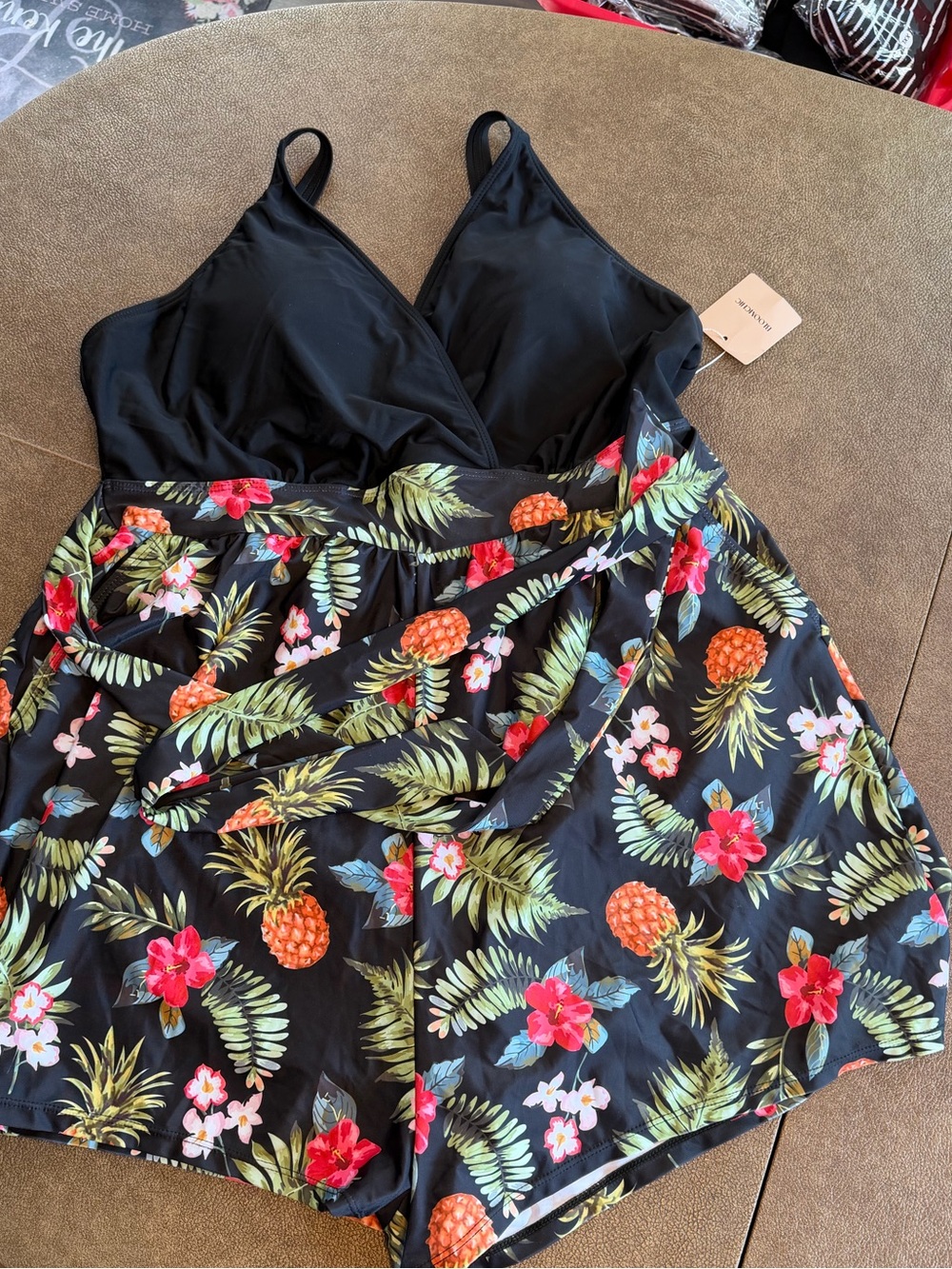 18/20 2X Black Floral Pineapple ladies One-Piece swim romper, NWT